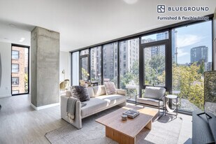 704 Spring St in Seattle, WA - Building Photo