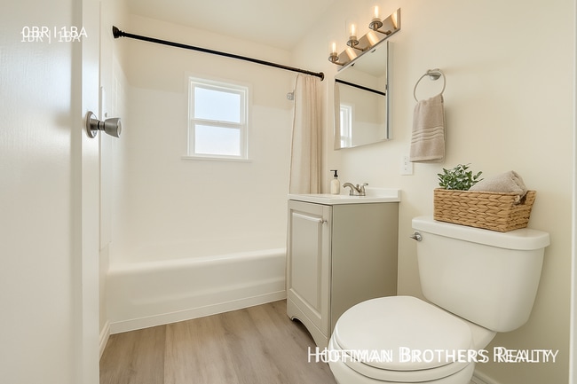 535 W 49th St in Los Angeles, CA - Foto de edificio - Building Photo