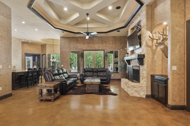 11058 Crawford Circle in Montgomery, TX - Foto de edificio - Building Photo