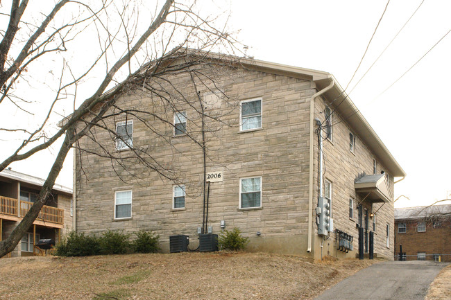 2006 Terril Ln in Louisville, KY - Foto de edificio - Building Photo