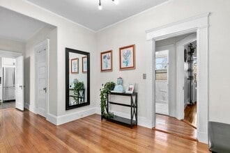 487 Washington St in Brookline, MA - Building Photo - Building Photo
