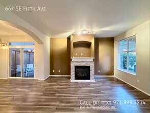 667 SE 5th Ave in Hillsboro, OR - Building Photo - Building Photo