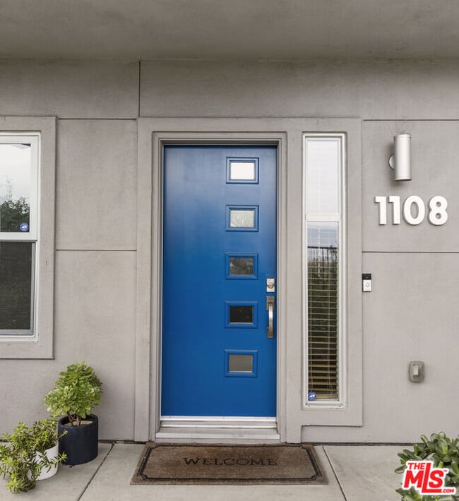 2753 Waverly Dr in Los Angeles, CA - Building Photo - Building Photo