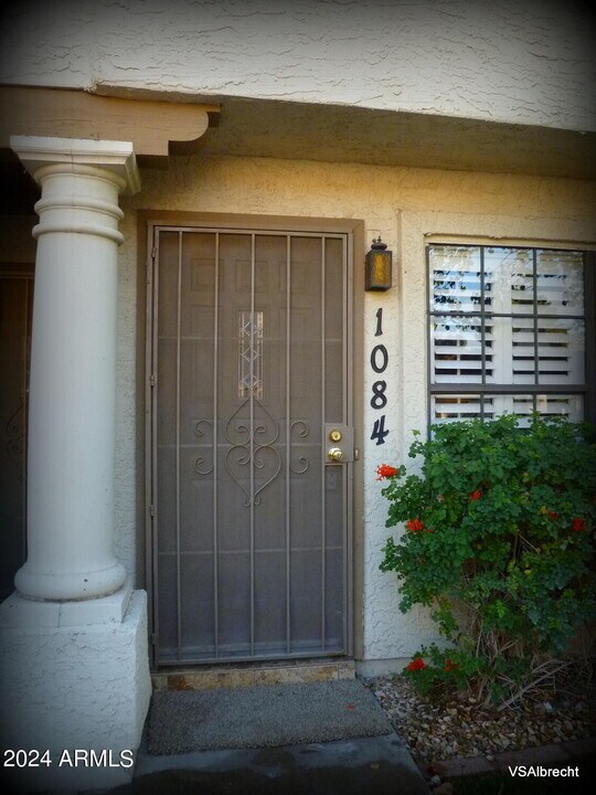 4901 E Kelton Ln in Scottsdale, AZ - Building Photo