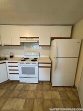 20 Riverside St, Unit 3-2 in Watertown, MA - Building Photo - Building Photo