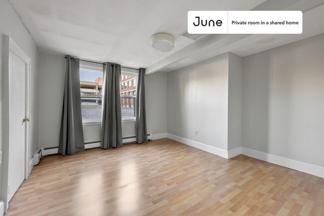 Private bedroom in 2 bed/1 bath Home in Boston, MA - Building Photo - Building Photo