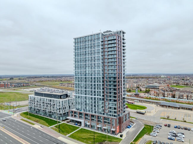 Uniti in Brampton, ON - Building Photo - Building Photo