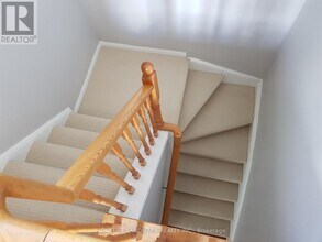 8 Cox Blvd in Markham, ON - Building Photo - Building Photo