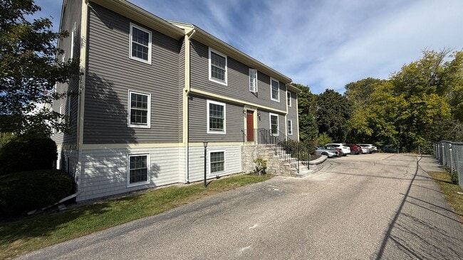 10 Ham St in Dover, NH - Building Photo - Building Photo