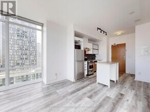 170-1170 Fort York Blvd in Toronto, ON - Building Photo - Building Photo
