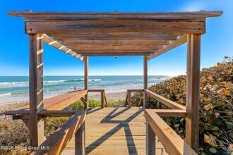 9085 S Hwy A1A in Melbourne Beach, FL - Foto de edificio - Building Photo