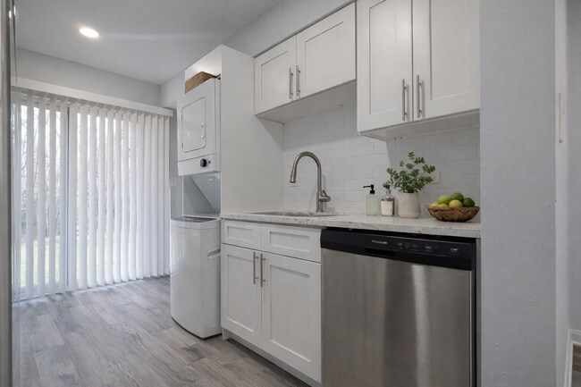 224 E Rimini Ct in Palatine, IL - Building Photo - Building Photo