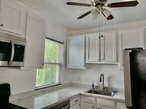 1044 Welfer St, Unit 2 in Pittsburgh, PA - Building Photo - Building Photo