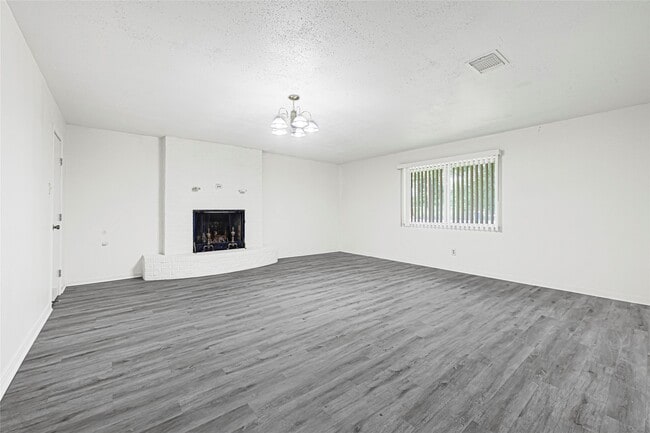 property at 1231 Country Ln