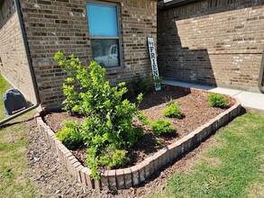 1405 Waverley Dr in Greenville, TX - Foto de edificio - Building Photo