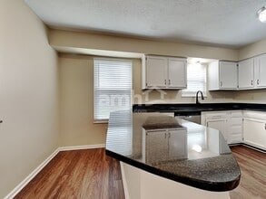 1469 Dunwoodie Ct in Florence, KY - Building Photo - Building Photo