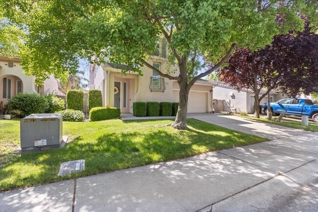 5409 Banfield Dr in Sacramento, CA - Building Photo - Building Photo