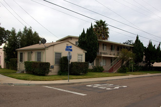 252-264 Davidson St in Chula Vista, CA - Building Photo - Building Photo