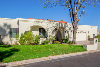 7332 E Montebello Ave in Scottsdale, AZ - Foto de edificio - Building Photo