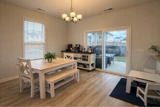 3976 Aquarius Way in Northwest, NC - Foto de edificio - Building Photo