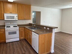 582 Morgan Dr in Chico, CA - Building Photo - Building Photo