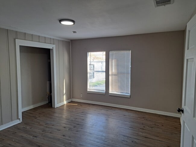property at 1430 W 5th Ave
