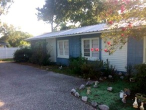 807 E Canal Dr in Gulf Shores, AL - Building Photo - Building Photo