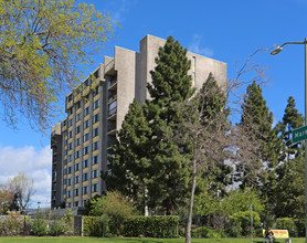 Oak Center Towers in Oakland, CA - Building Photo - Building Photo