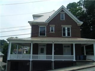 34 Grant St in Greensburg, PA - Building Photo