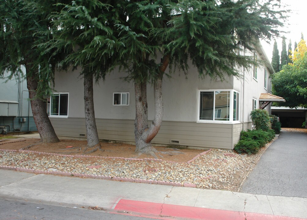 669 Victor Way in Mountain View, CA - Building Photo