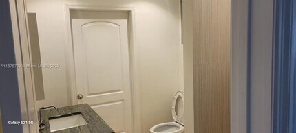 1221 N 70th Way in Hollywood, FL - Building Photo - Building Photo
