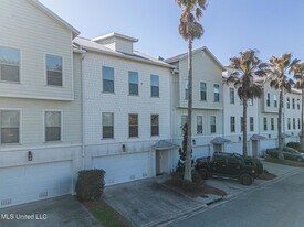 1400 Mill Rd, Unit 30 in Gulfport, MS - Building Photo