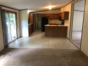 10500 21 Mile Rd in Sand Lake, MI - Building Photo - Building Photo