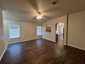 10116 Parker SpringsDr in Waco, TX - Building Photo - Building Photo