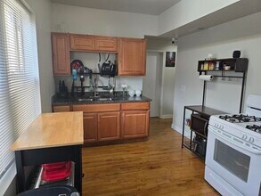 5151 N Meade Ave in Chicago, IL - Building Photo - Building Photo