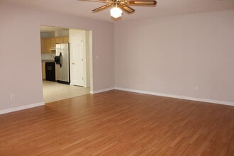 305 Ashley Dr in Crestview, FL - Building Photo - Building Photo