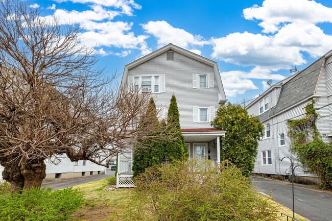 15 Kingston St in West Hartford, CT - Building Photo - Building Photo