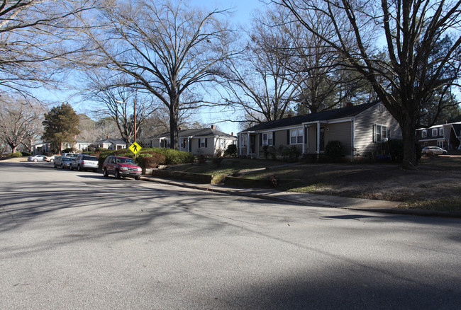 Five Point Cottages in Raleigh, NC - Foto de edificio - Building Photo