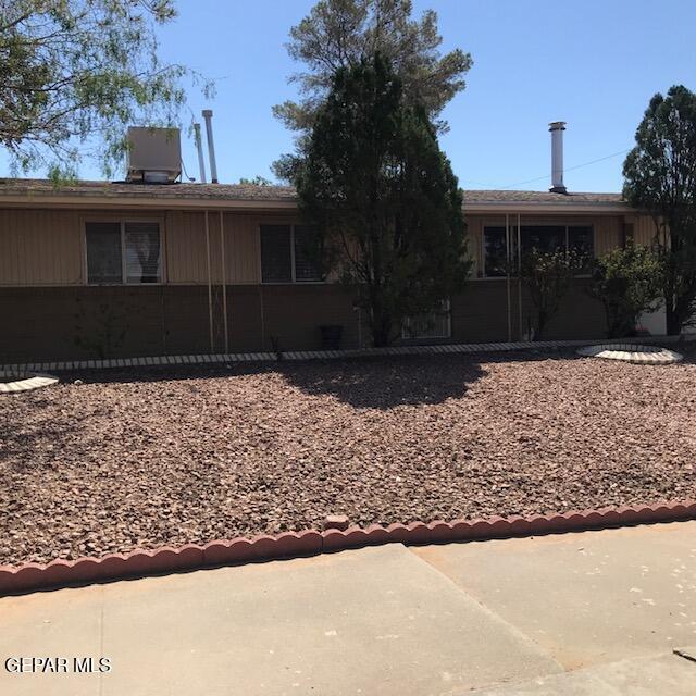 5924 Cabrillo Dr in El Paso, TX - Foto de edificio