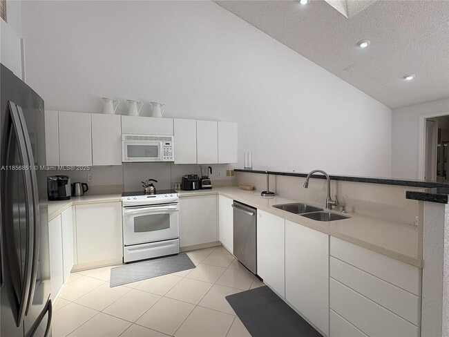 2538 Windsor Way Ct in Wellington, FL - Building Photo - Building Photo