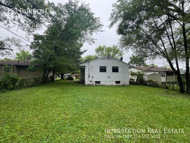 123 Dundee Cir in St. Louis, MO - Building Photo - Building Photo