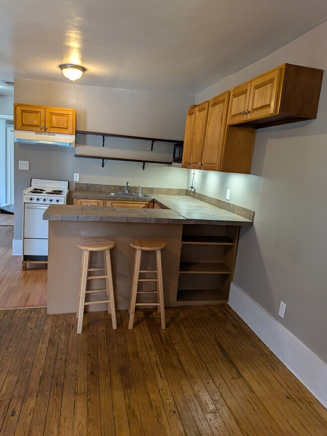 1925 W 77th St, Unit 2