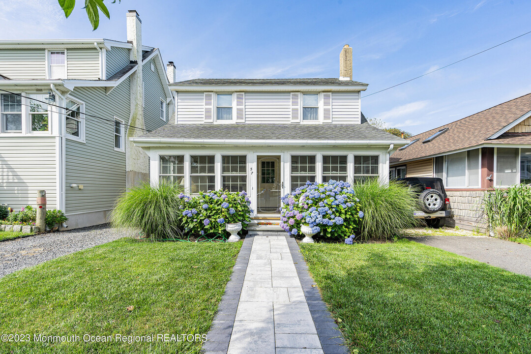 57 Ocean Ave in Manasquan, NJ - Building Photo