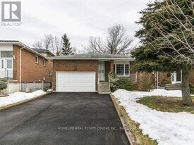 97 Fairglen Ave in Brampton, ON - Building Photo