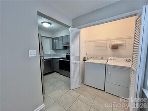 2901 Iron Gate Ln in Charlotte, NC - Building Photo - Building Photo