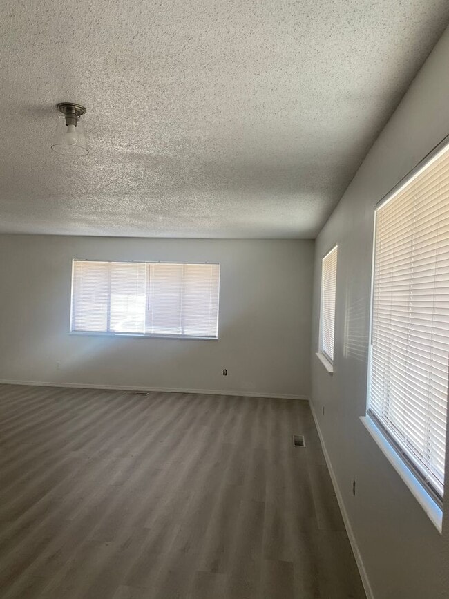 10302 San Gabriel Rd NE in Albuquerque, NM - Building Photo - Building Photo
