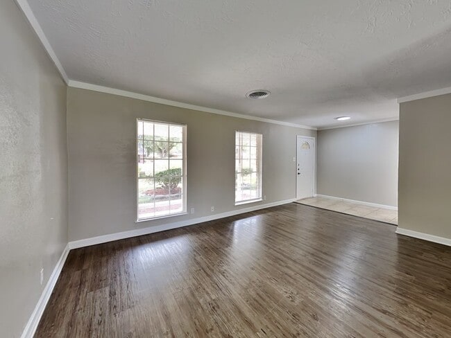 10222 Belfast Rd in La Porte, TX - Building Photo - Building Photo