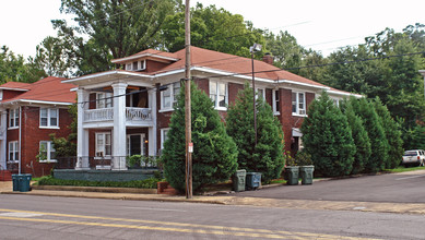 26 Mclean Blvd in Memphis, TN - Building Photo - Building Photo