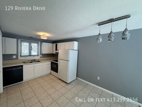 129 Riviera Dr in Agawam, MA - Building Photo - Building Photo