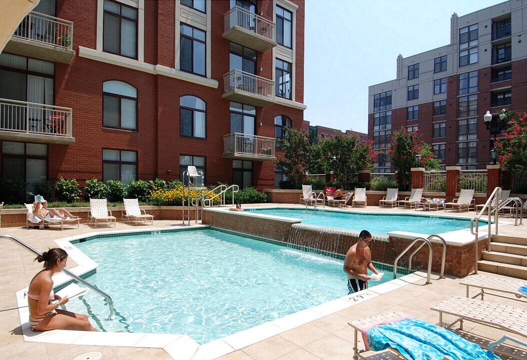 1201 N Garfield St, Unit 301 in Arlington, VA - Building Photo